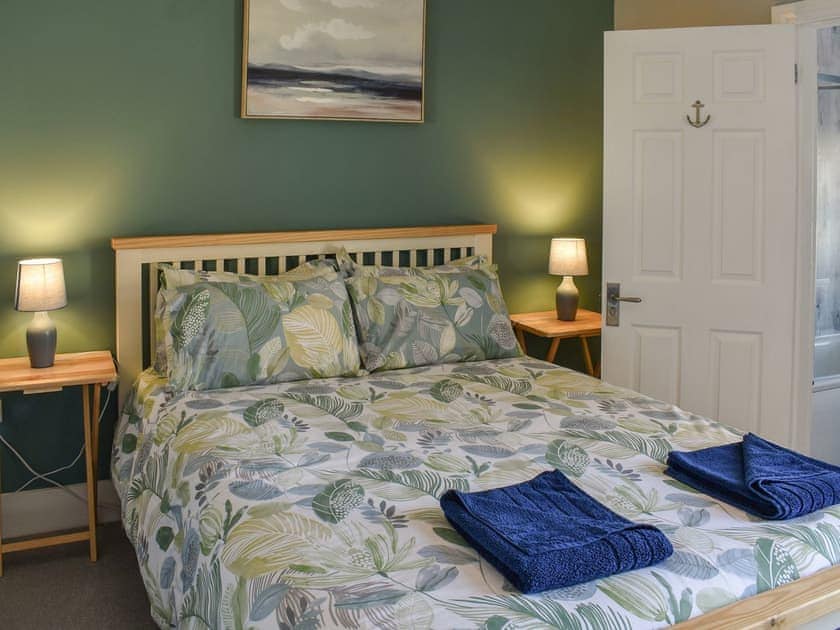 Double bedroom | Curlew Cottage, Pakefield