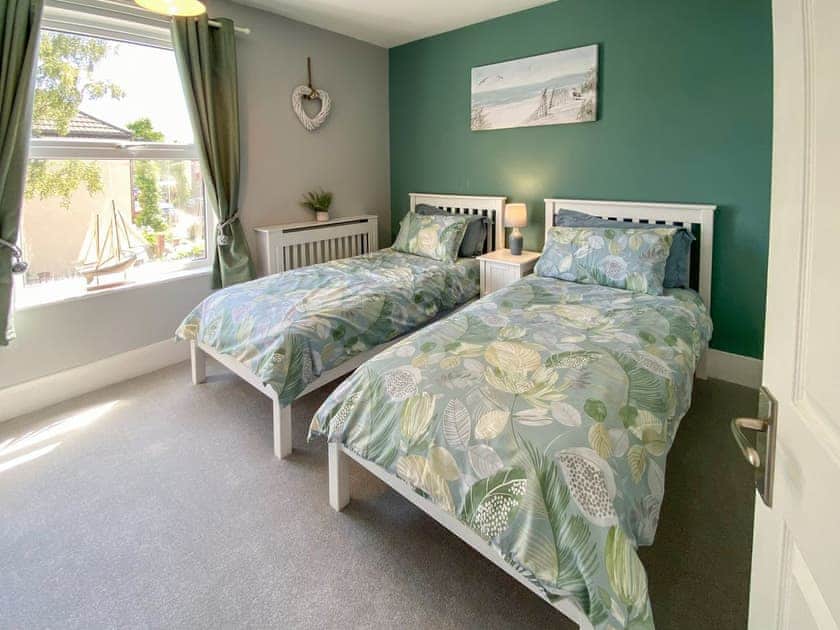 Twin bedroom | Curlew Cottage, Pakefield