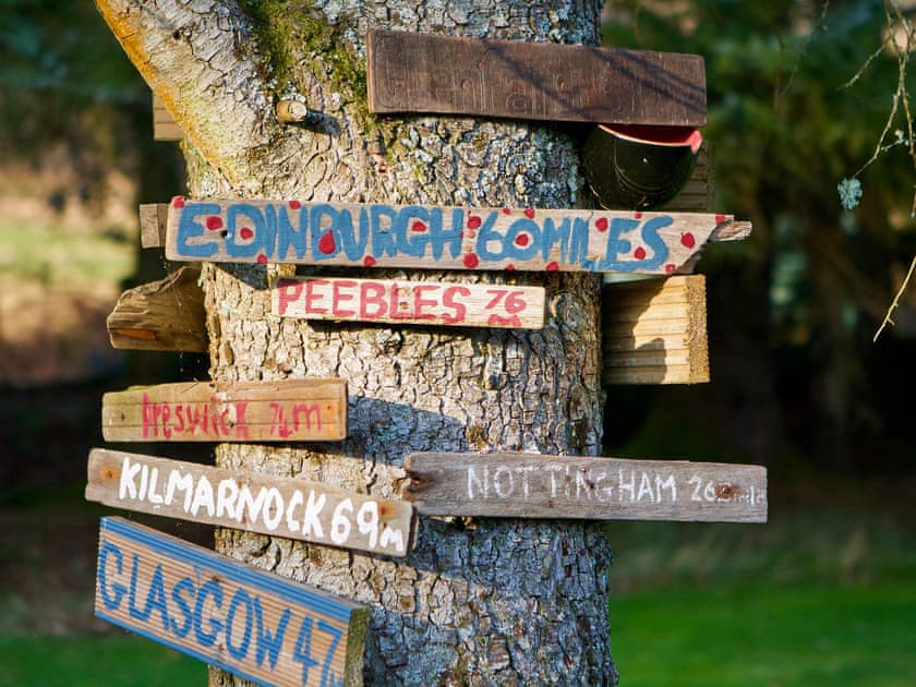 Enjoy the lovely features of the garden | Carsaig, Brig o’Turk, near Callander