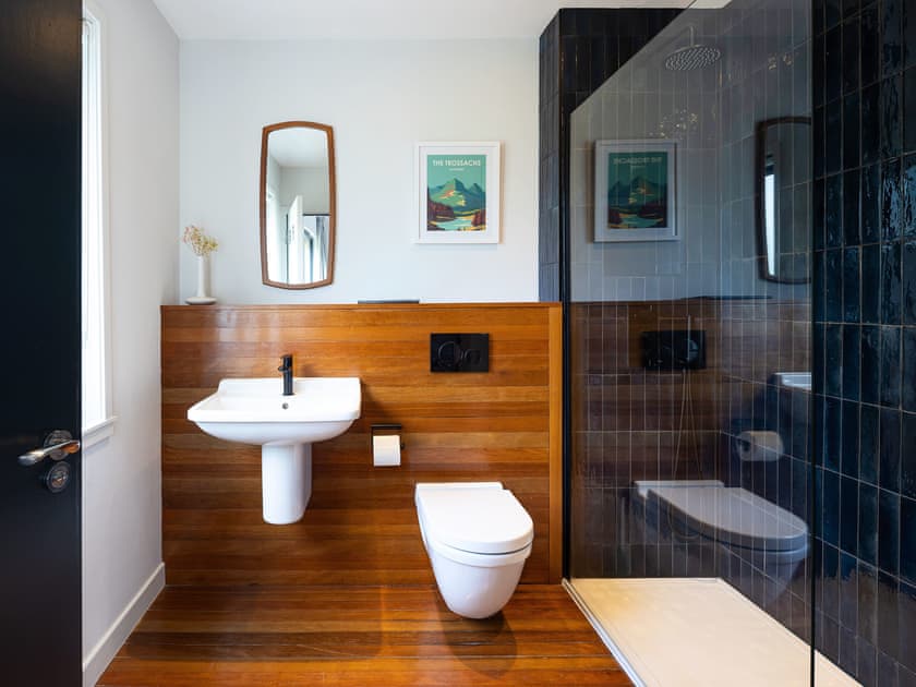 En-suite | Carsaig, Brig o’Turk, near Callander