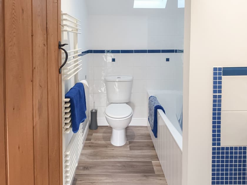 Bathroom | Honeymead Cottage, Bitton
