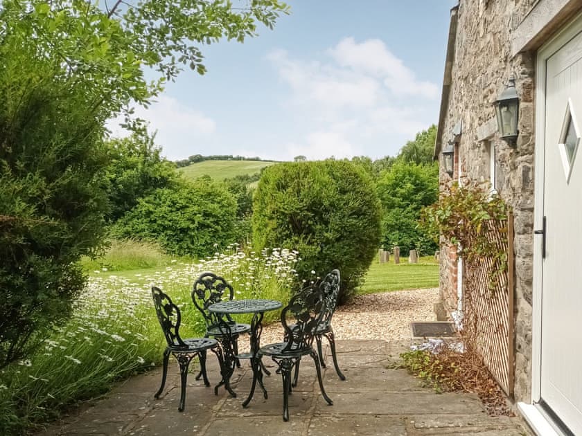 Patio | Honeymead Cottage, Bitton