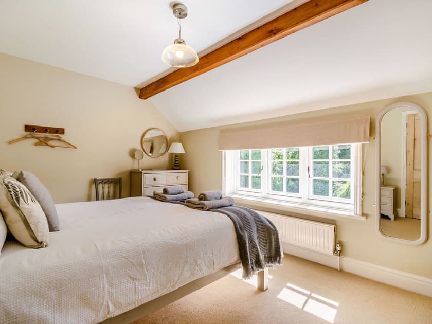 Double bedroom | Comptons Oast, Frant
