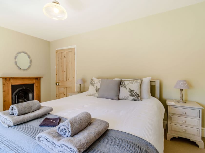 Double bedroom | Comptons Oast, Frant