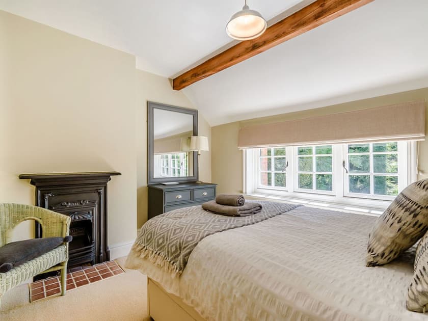 Double bedroom | Comptons Oast, Frant