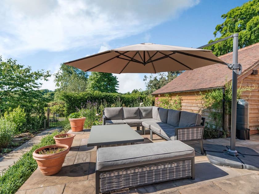 Patio | Comptons Oast, Frant