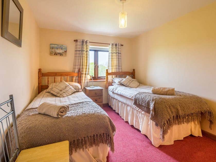 Twin bedroom | Millers Rest - Well Farm Holiday Cottages, Holsworthy, near Launceston