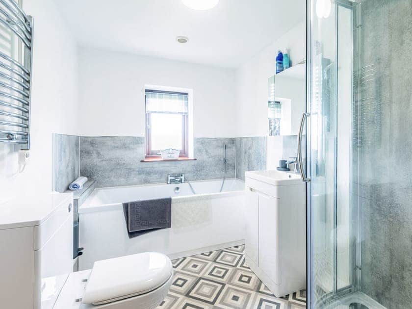 Bathroom | Millers Rest - Well Farm Holiday Cottages, Holsworthy, near Launceston