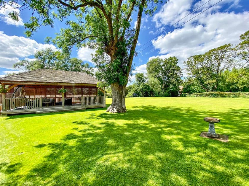 Garden and grounds | The Little Lodge, Hannington Wick, near Fairford