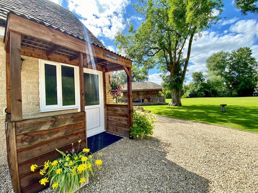 Exterior | The Little Lodge, Hannington Wick, near Fairford