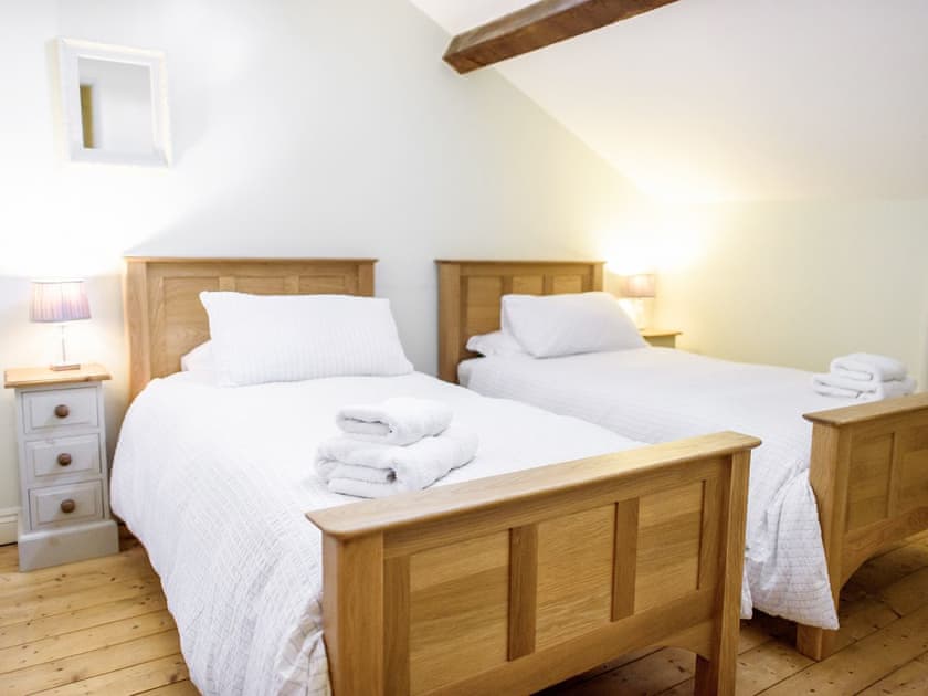 Twin bedroom | The Amherst House - Stowlangtoft Estate, Bury St. Edmunds