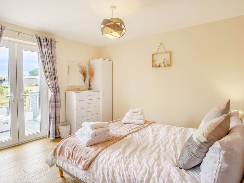 Double bedroom | Penlon Cwrws, Henllan