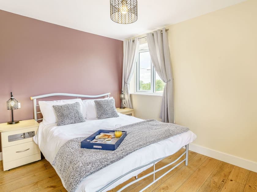 Double bedroom | Penlon Cwrws, Henllan