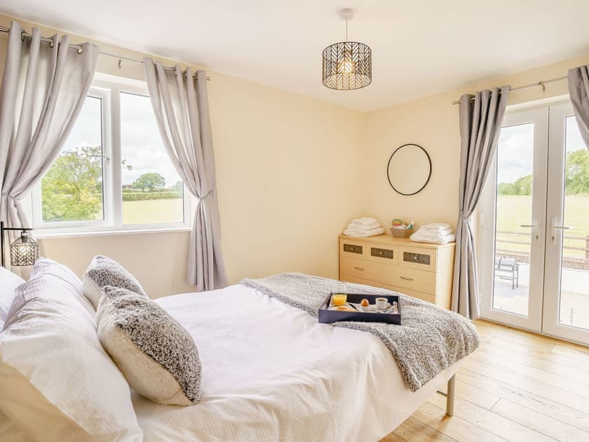 Double bedroom | Penlon Cwrws, Henllan