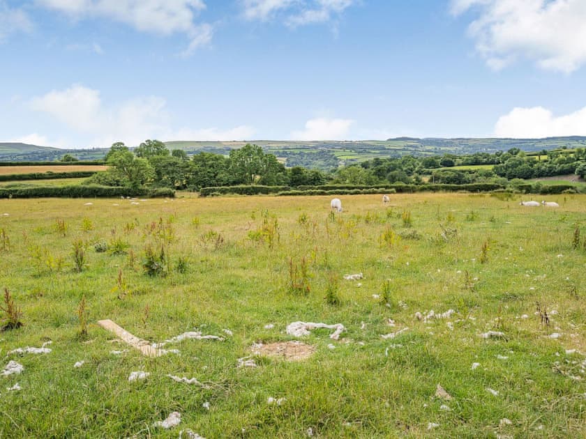 Surrounding area | Penlon Cwrws, Henllan
