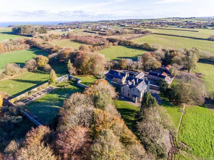 Setting | The Coach House - Glaneirw Estate, Tanygroes, near Llangrannog