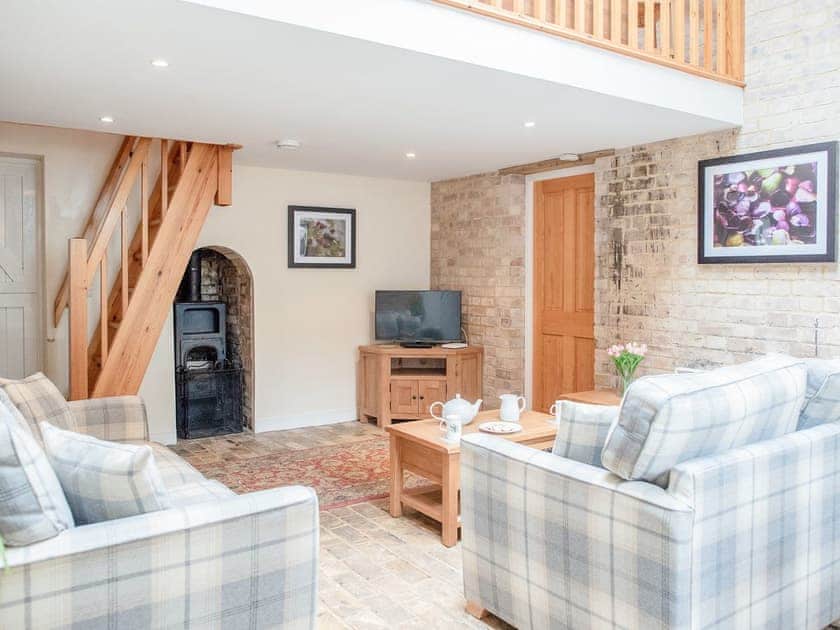 Living area | Stearn Cottage - Stowlangtoft Estate, Bury St. Edmunds