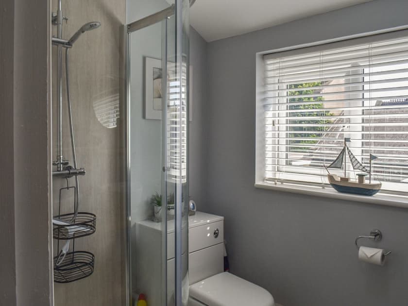Shower room | Sanderlings - Suffolk Coastal Escapes, Pakefield