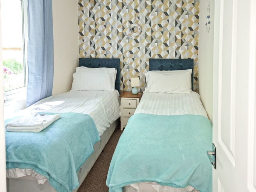 Twin bedroom | Valley Lodge 47, Gunnislake, near Callington