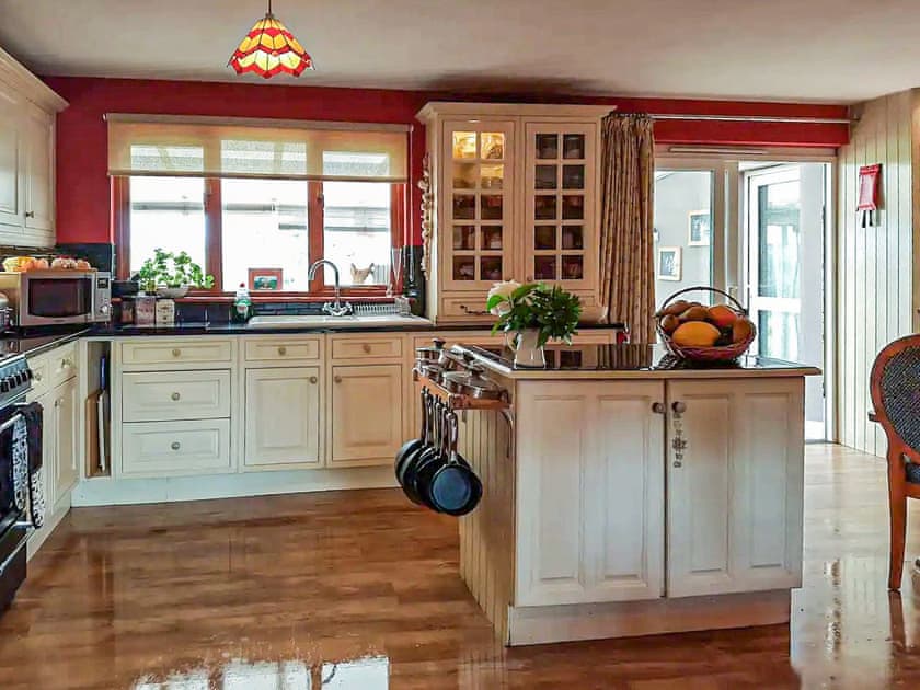 Kitchen | Hindscarth - Hindscarth Holidays, Camelford