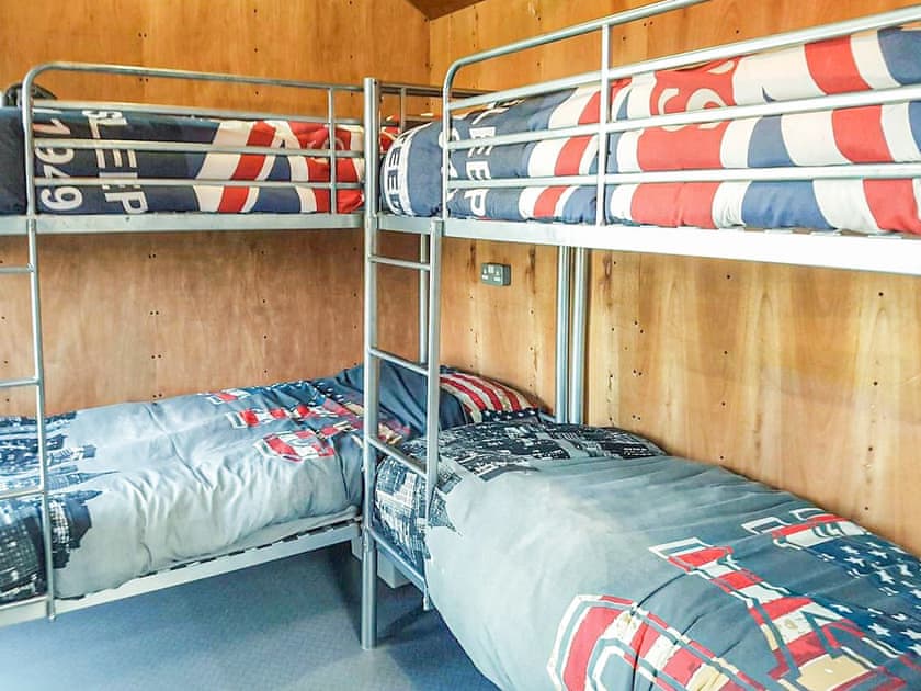 Bunk bedroom | Hindscarth - Hindscarth Holidays, Camelford