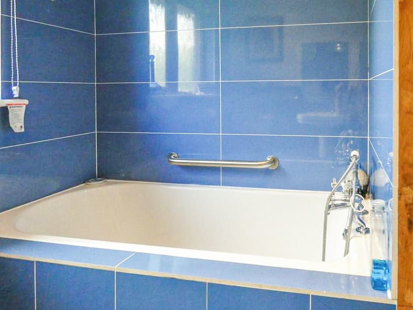 Bathroom | Hindscarth - Hindscarth Holidays, Camelford