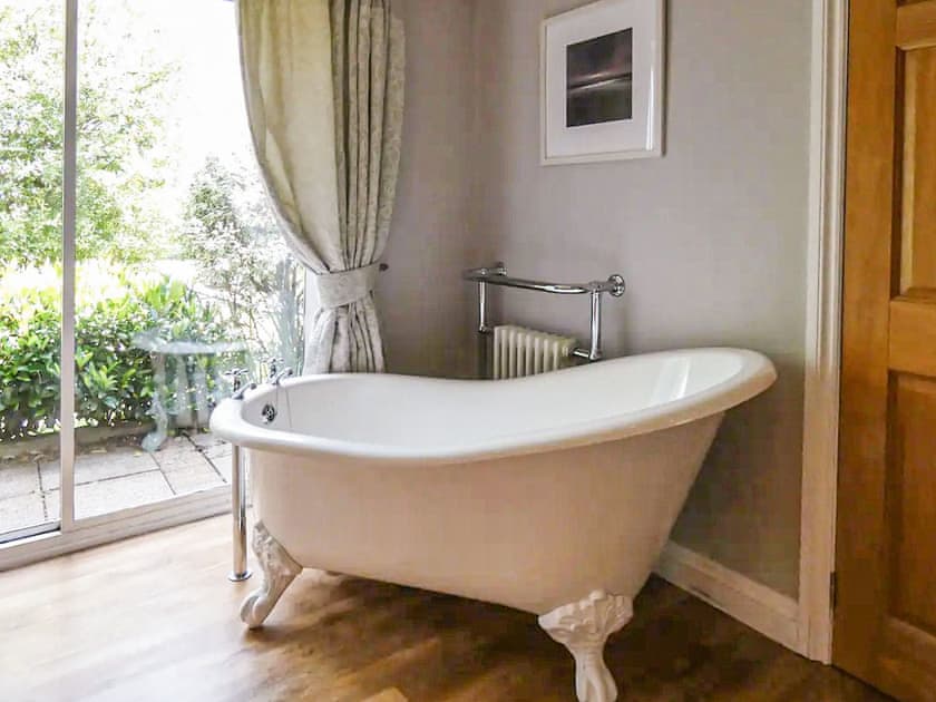 Bathroom | Hindscarth - Hindscarth Holidays, Camelford