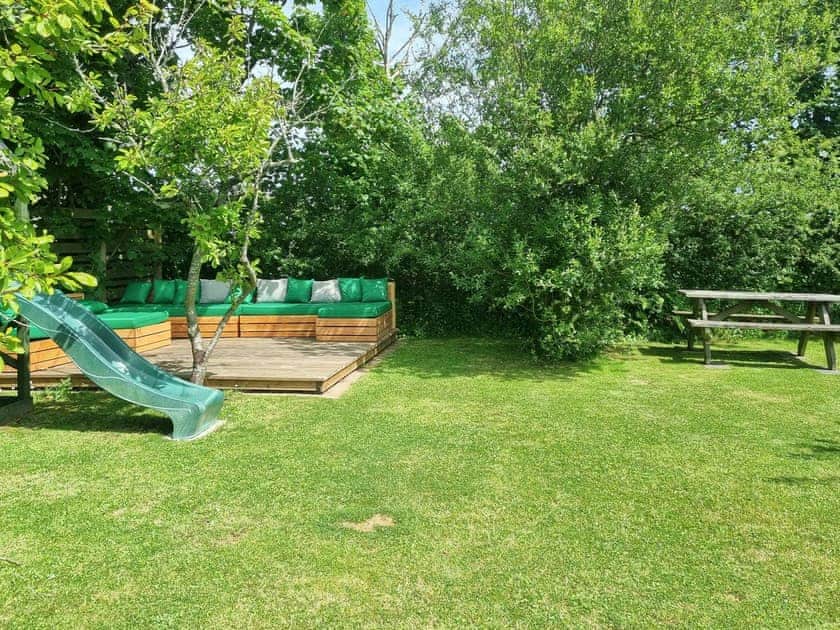 Garden and grounds | Rhos Y Grug, Llangwnadl, near Pwllheli