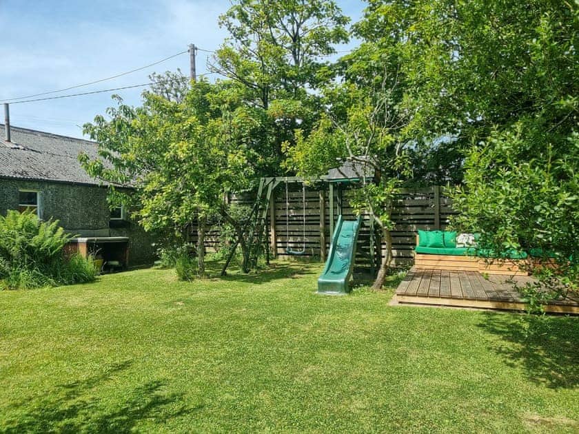 Garden and grounds | Rhos Y Grug, Llangwnadl, near Pwllheli