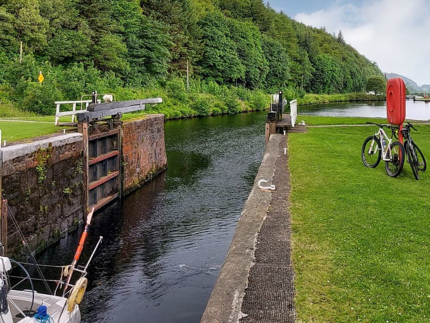 Crinan Canal  | Ar Deireadh, Tayvallich