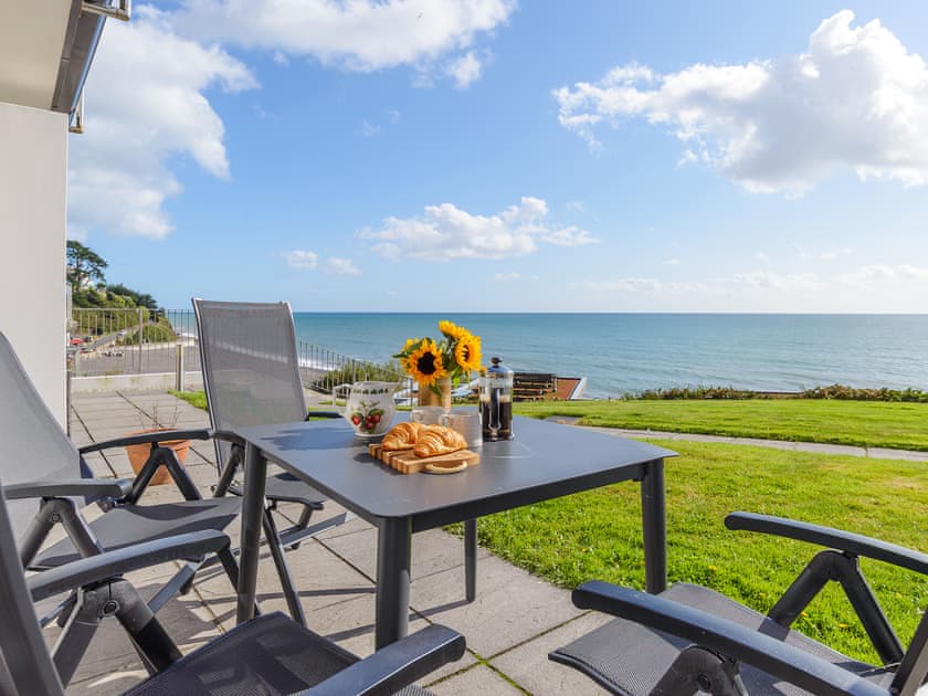 Sitting-out-area | 24 Mount Brioni - Mount Brioni, Seaton