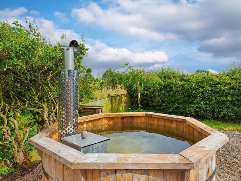 Hot tub | Bogrie Country Cottage, Annan