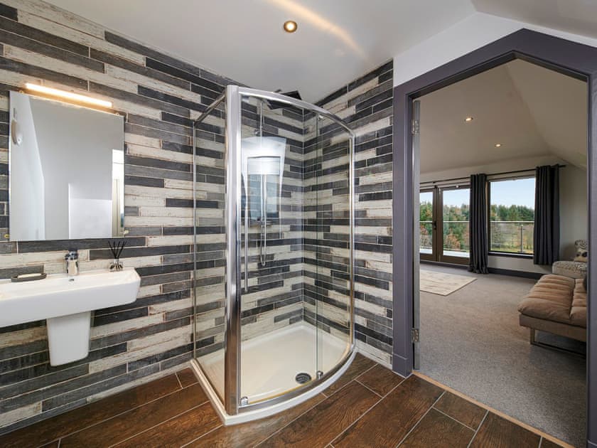 Bathroom | Ben Luna Lodge, Drumnadrochit