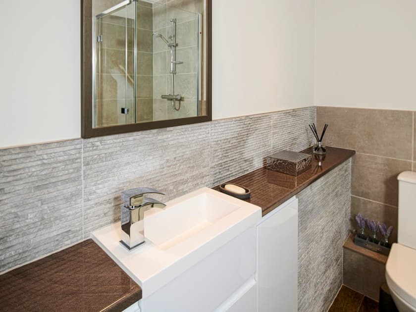 Bathroom | Ben Luna Lodge, Drumnadrochit