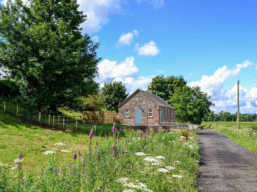 Exterior | Kingfisher Cottage - Strathisla Farm Cottages, Meigle