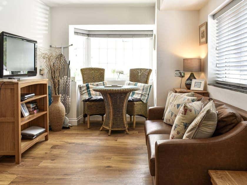 Living room/dining room | Trenpeskador - Quarter Deck Apartments, Newquay
