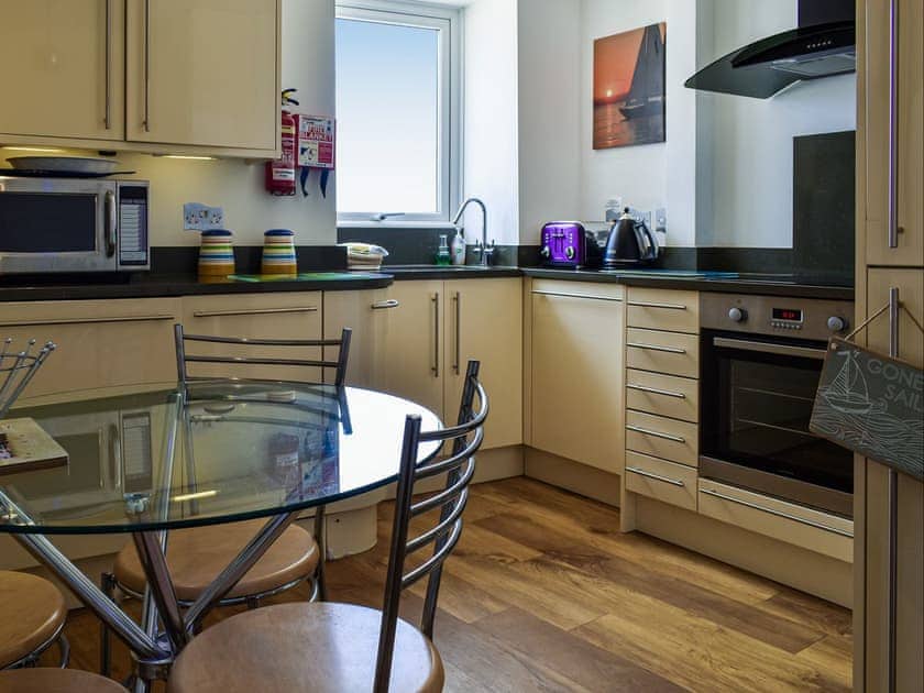 Kitchen/diner | Pennti Treth - Quarter Deck Apartments, Porth, near Newquay