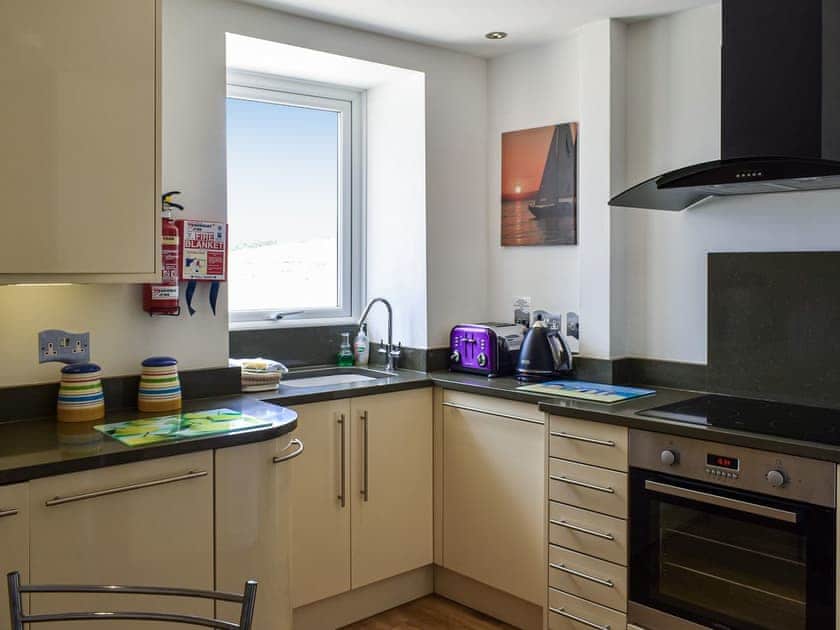 Kitchen/diner | Pennti Treth - Quarter Deck Apartments, Porth, near Newquay