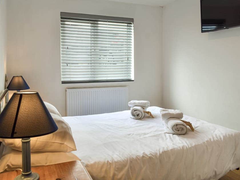 Double bedroom | Pennti Treth - Quarter Deck Apartments, Porth, near Newquay