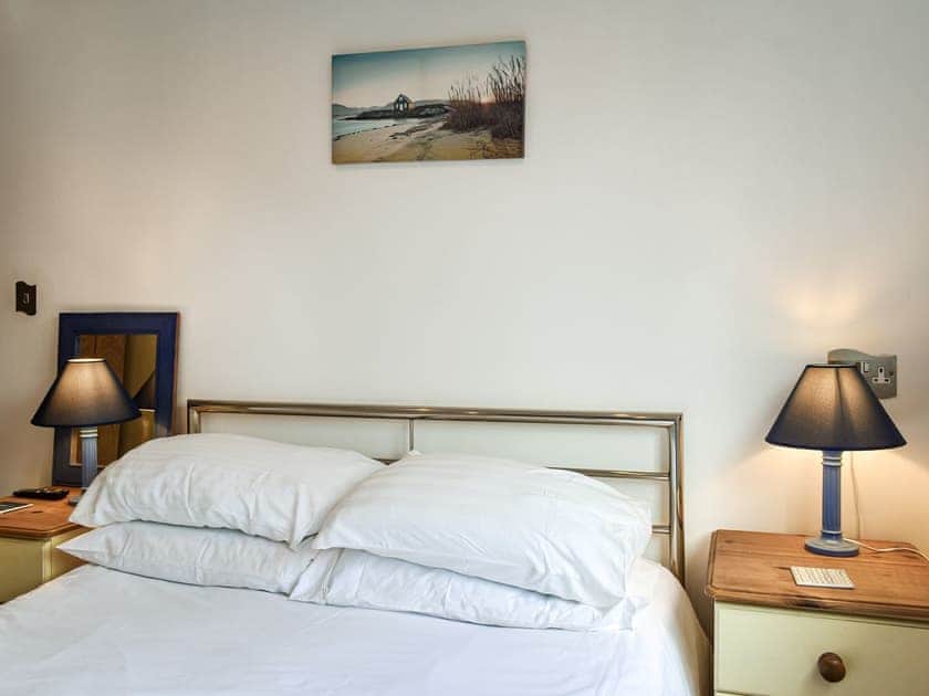Double bedroom | Pennti Treth - Quarter Deck Apartments, Porth, near Newquay