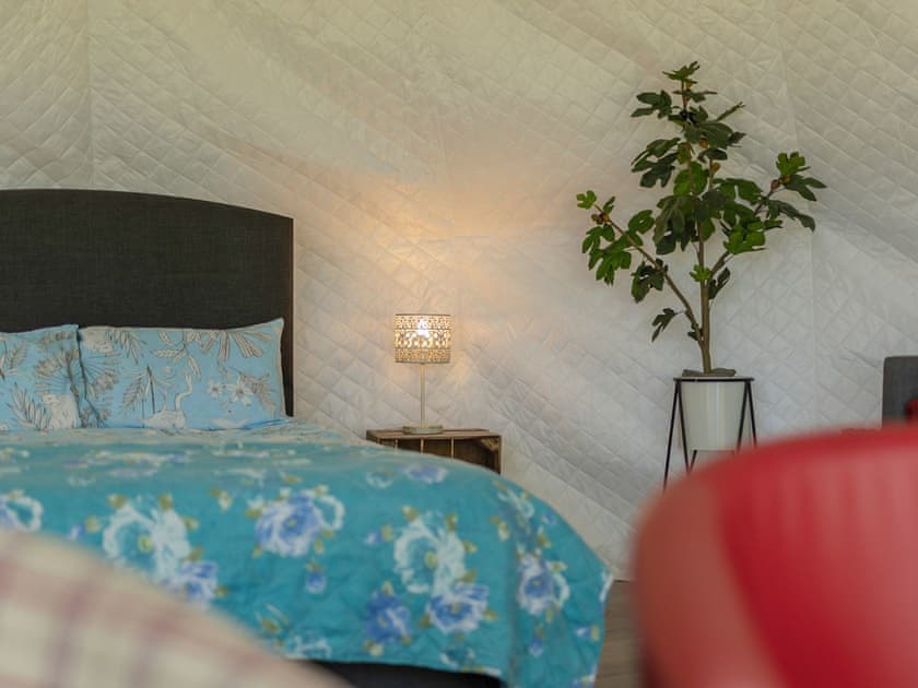 Sleeping area | Gwdihw - Tregoes Pods and Domes, Fishguard