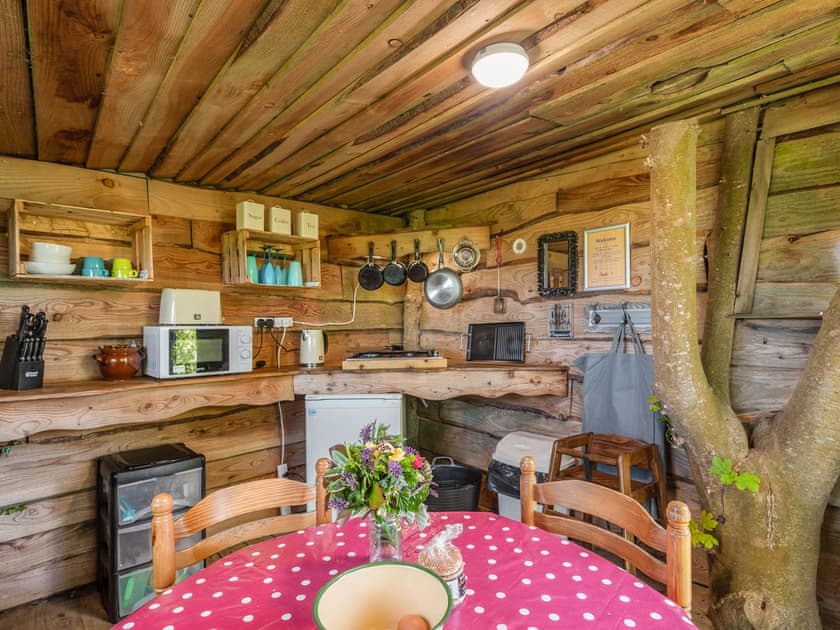 Kitchen/diner | Gwdihw - Tregoes Pods and Domes, Fishguard