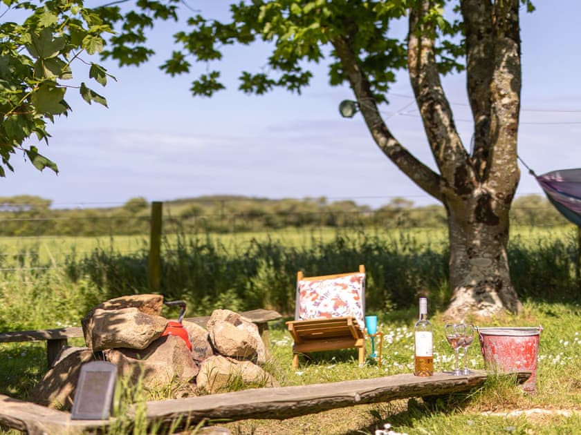 Outdoor area | Gwdihw - Tregoes Pods and Domes, Fishguard