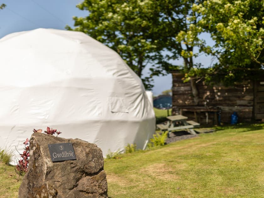 Outdoor area | Gwdihw - Tregoes Pods and Domes, Fishguard