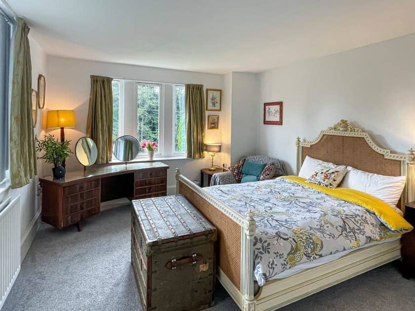 Double bedroom - Kingsize Bed | Avondhu House, Aberfoyle
