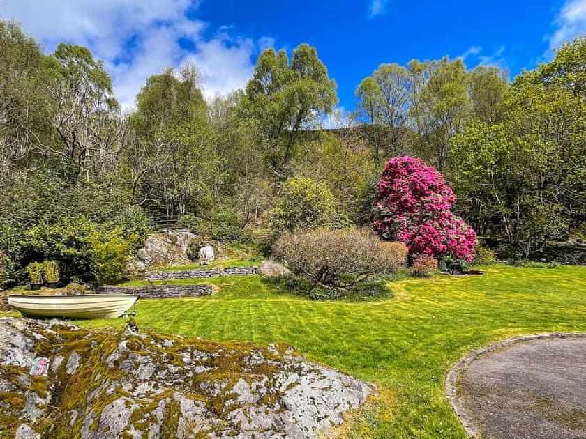 Garden and grounds | Avondhu House, Aberfoyle