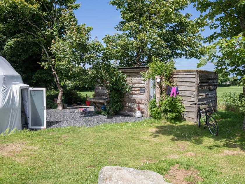 Outdoor area | Aderyn - Tregoes Pods and Domes, Fishguard