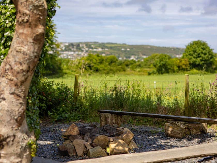 Outdoor area | Aderyn - Tregoes Pods and Domes, Fishguard