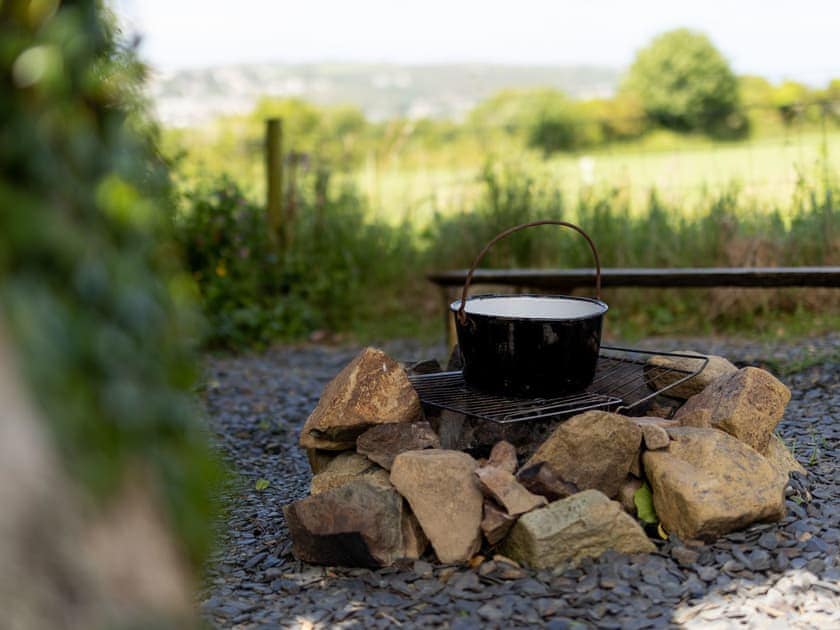Outdoor area | Aderyn - Tregoes Pods and Domes, Fishguard