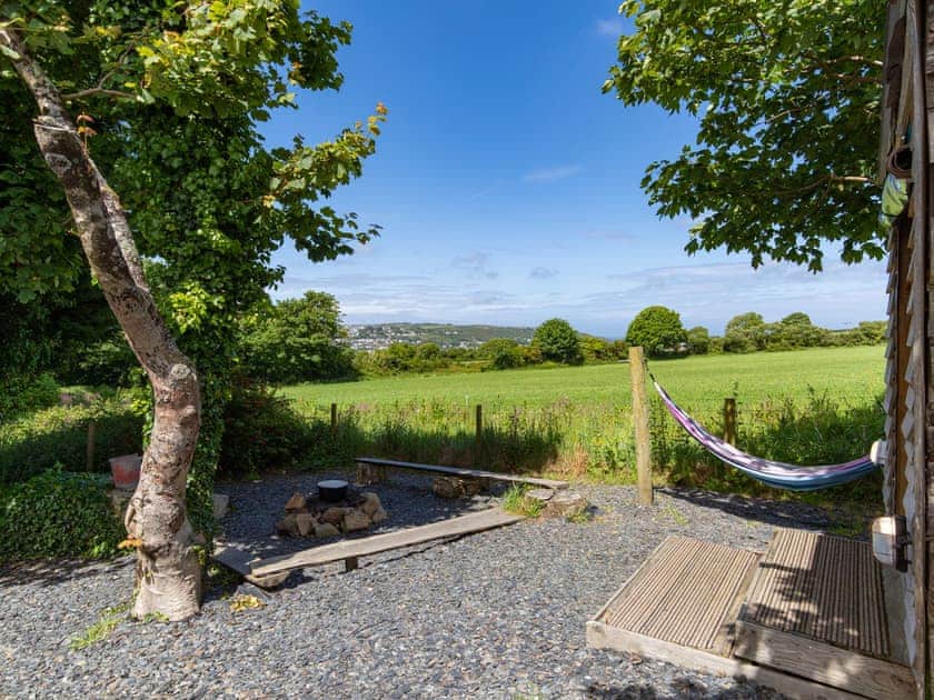 Outdoor area | Aderyn - Tregoes Pods and Domes, Fishguard